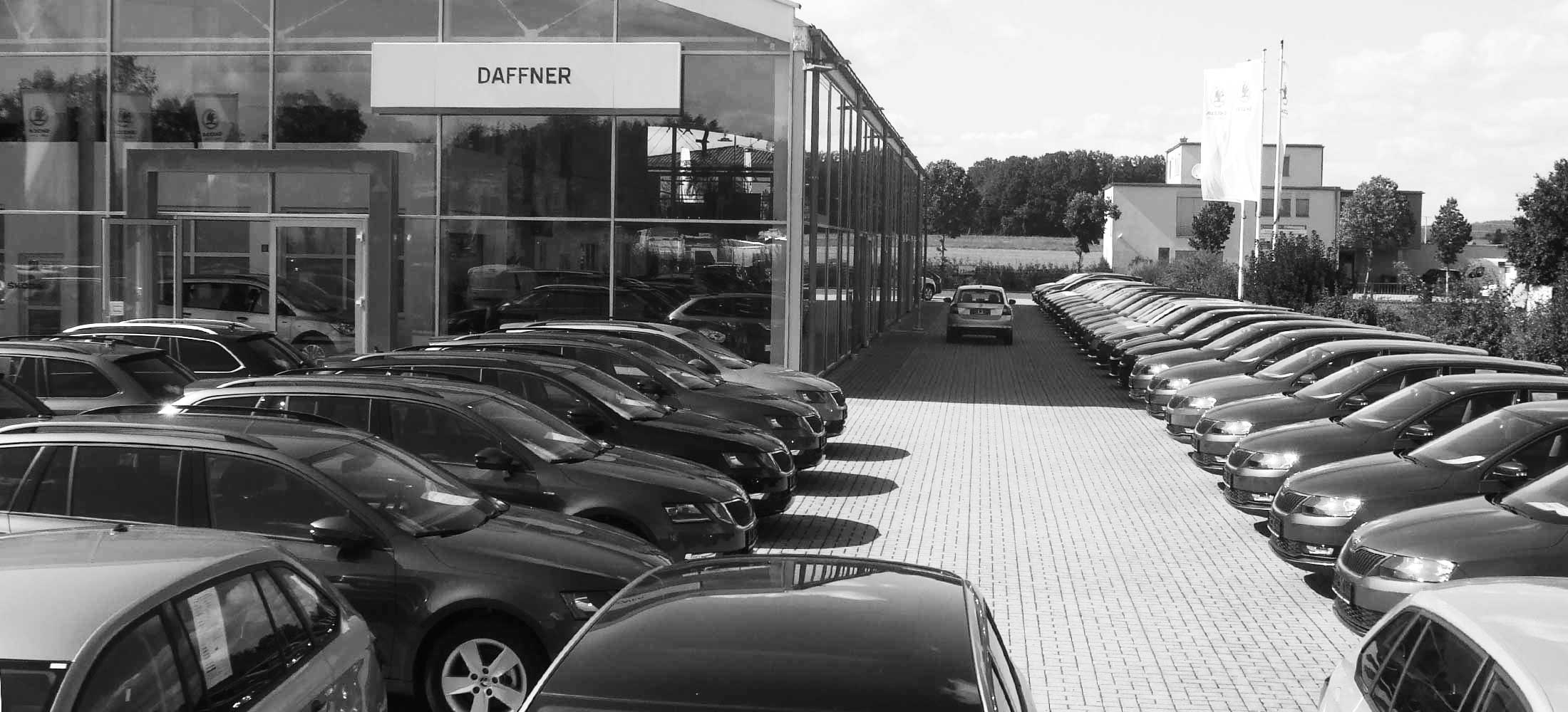 Bild zeigt die Werkstatt von Autohaus Daffner im Jahr 2000